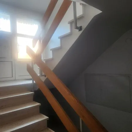 アパート Am Suedhang 2 ディンケルスビュール